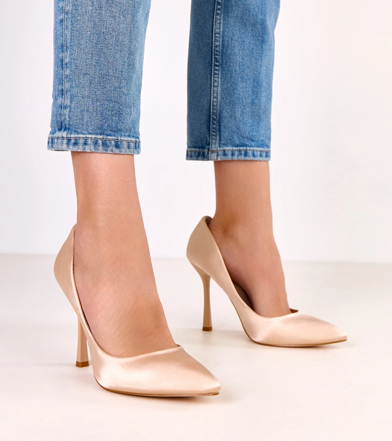 Pantofi stiletto bej cu finisaj satinat Cindy