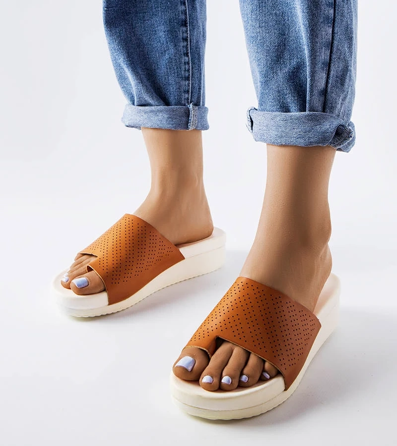 Șlapi Monferrato maro pe tocuri maro