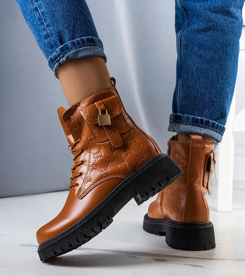 Cizme de vânătoare izolate maro Coal