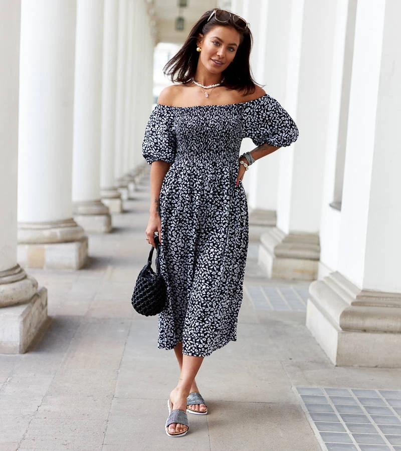 Rochie midi neagră cu flori de Zetticci