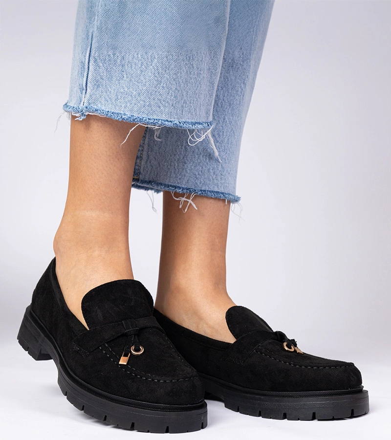 Pantofi eleganți negri din piele ecologică întoarsă cu decorațiuni Marsella