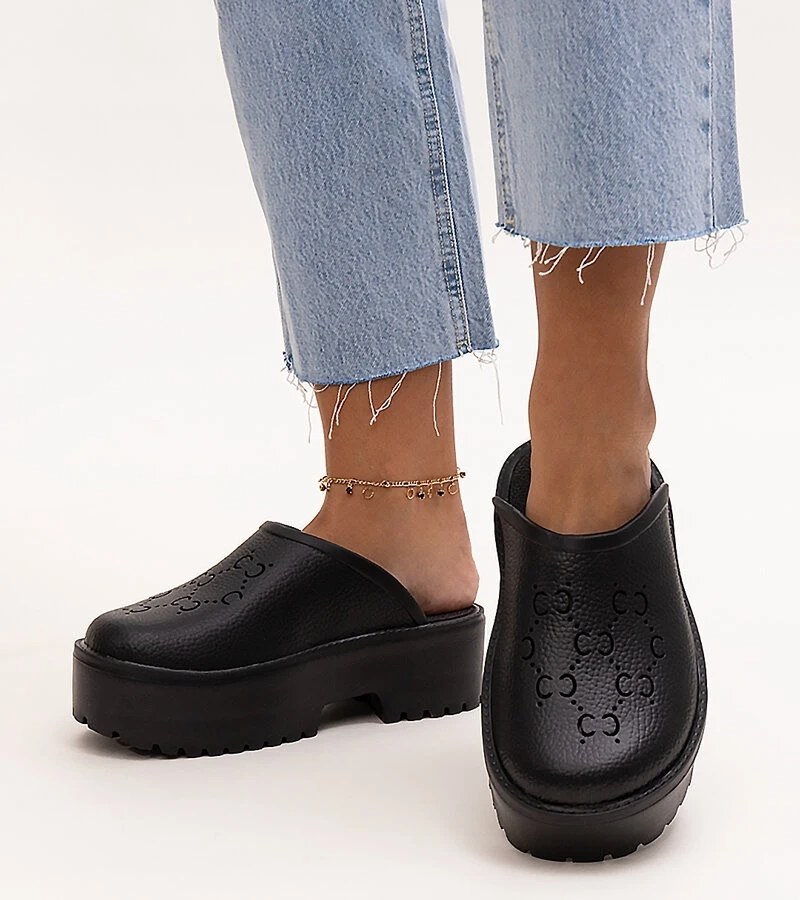 Saboti negri de tip "clogs" ai lui Keiran