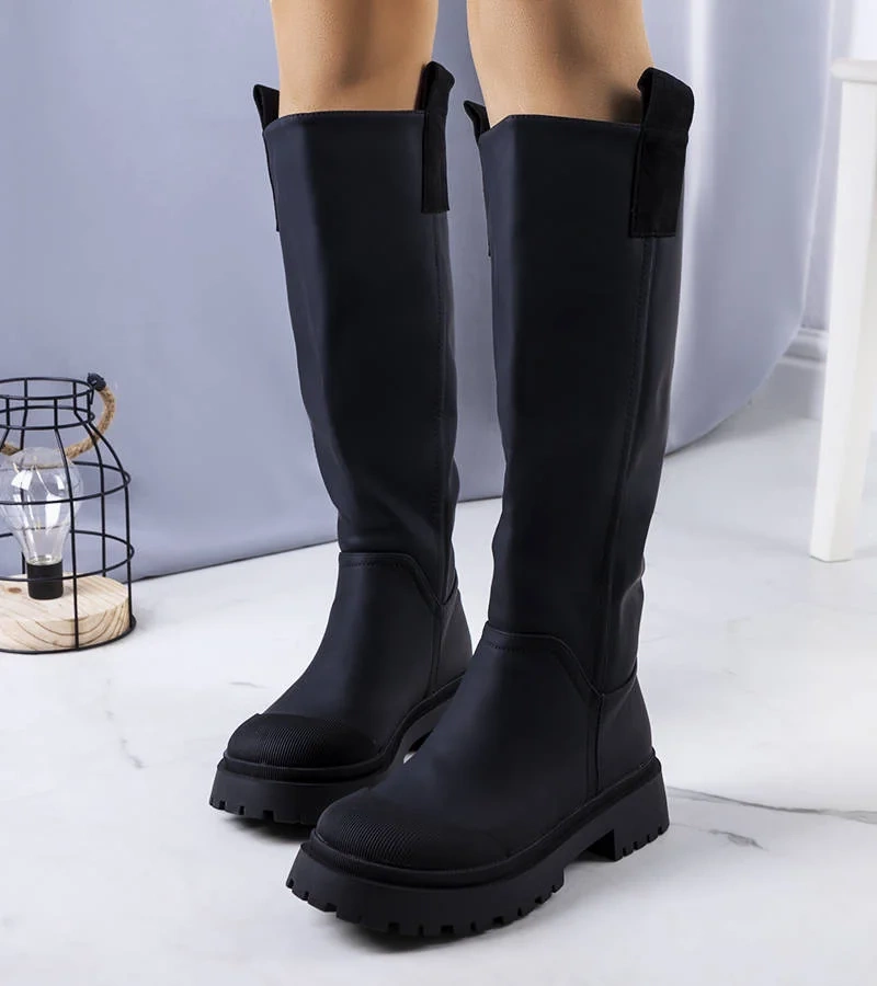 Cizme negre izolate Cortanz