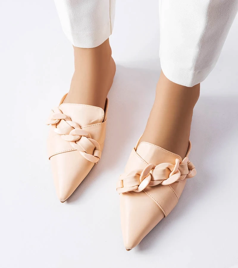 Șlapi eleganți bej cu lanț Patenaude