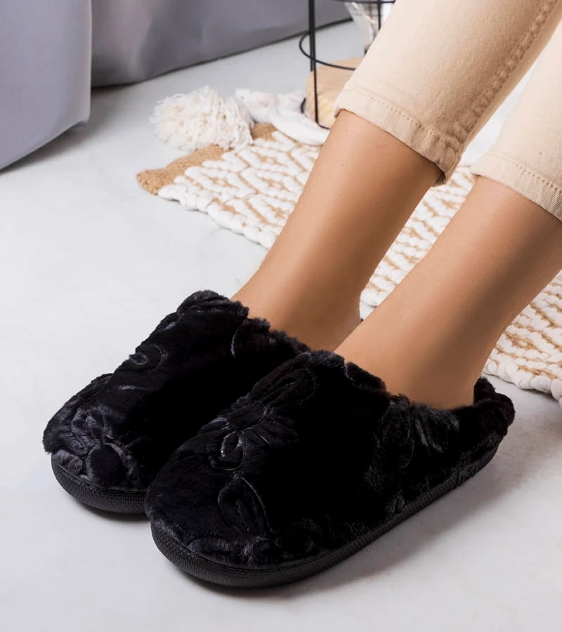 Papuci moi negri Maren