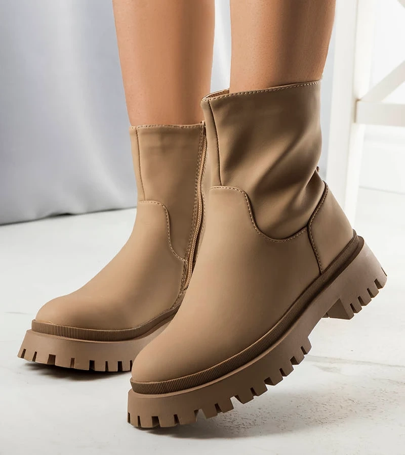 Cizme Basil izolate maro