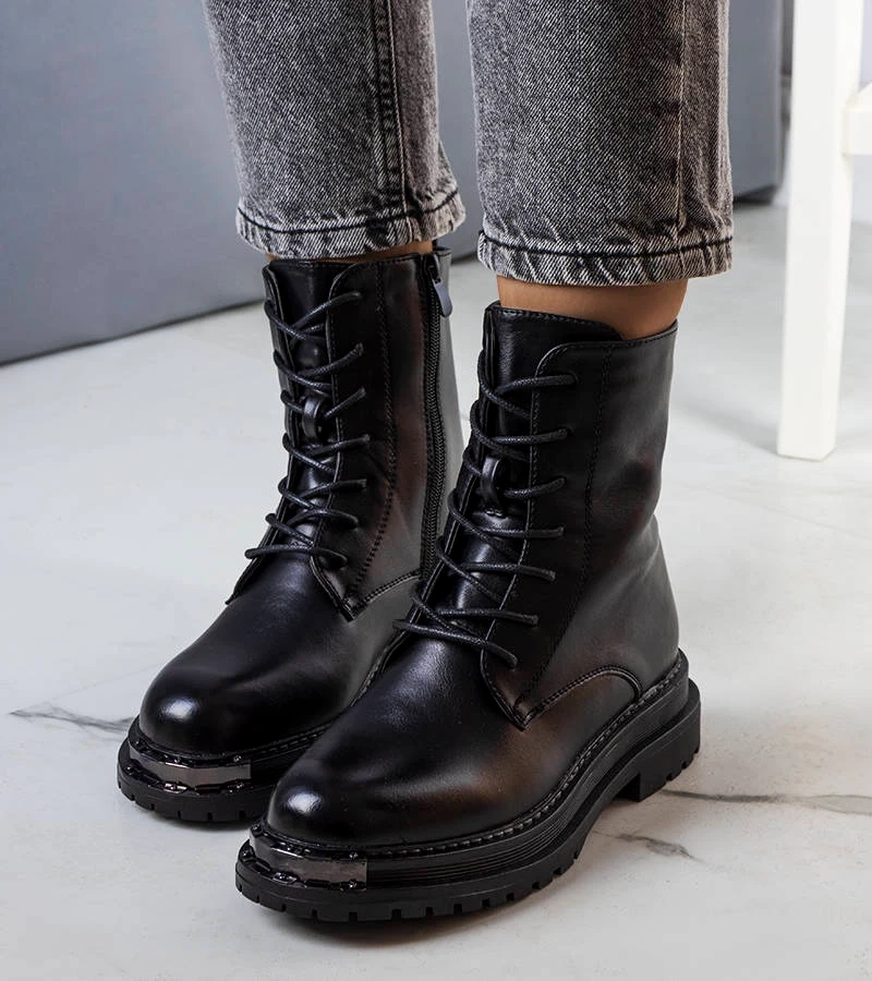 Cizme izolate negre Vanta