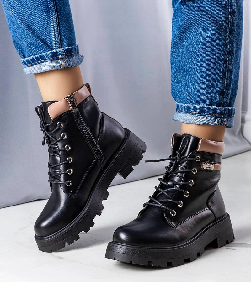 Black Artois izolate trappers izolate