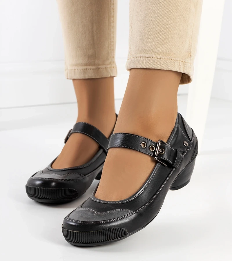 Pantofi negri cu barete Via