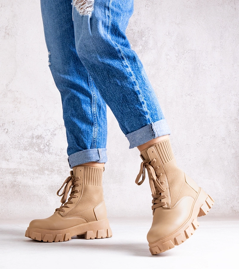 Botine bej cu un guler elastic Zogba.