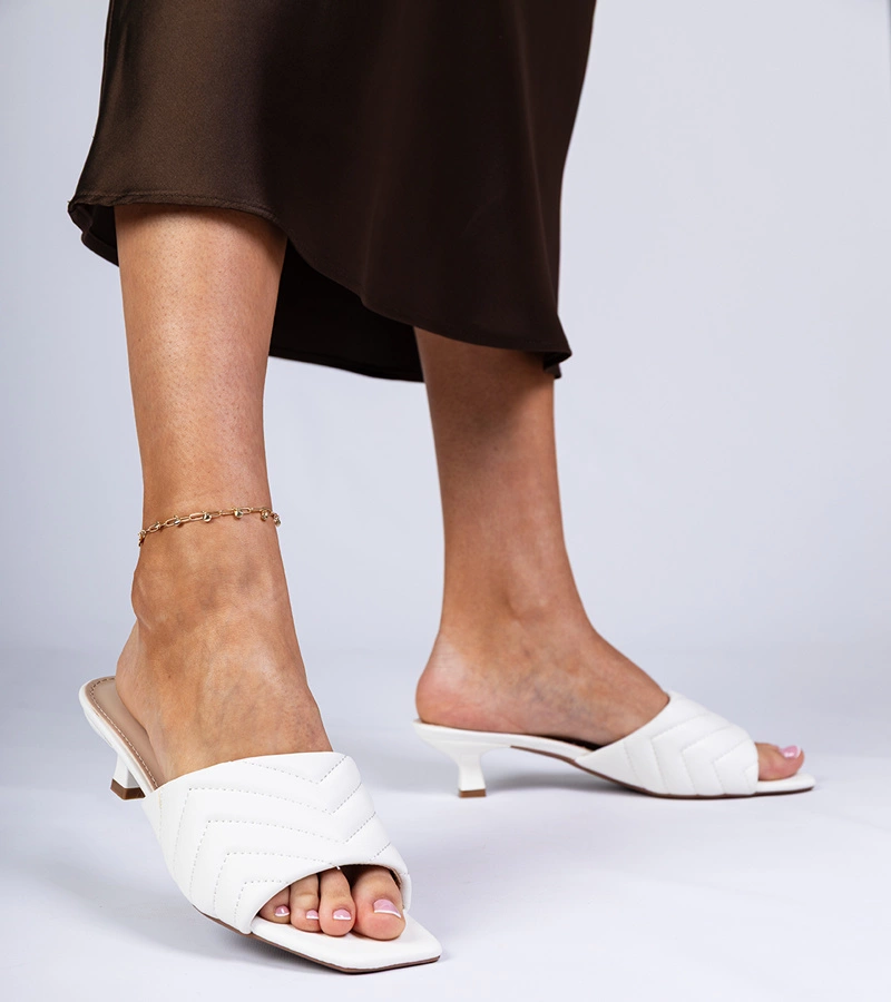 Șlapi cu tocuri joase albe Launay