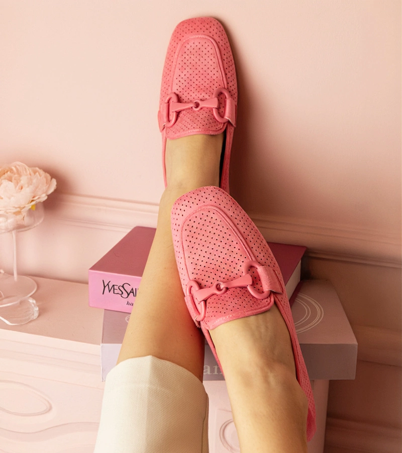 Mocasini roz pentru femei, perforați, cu ornament Mensory