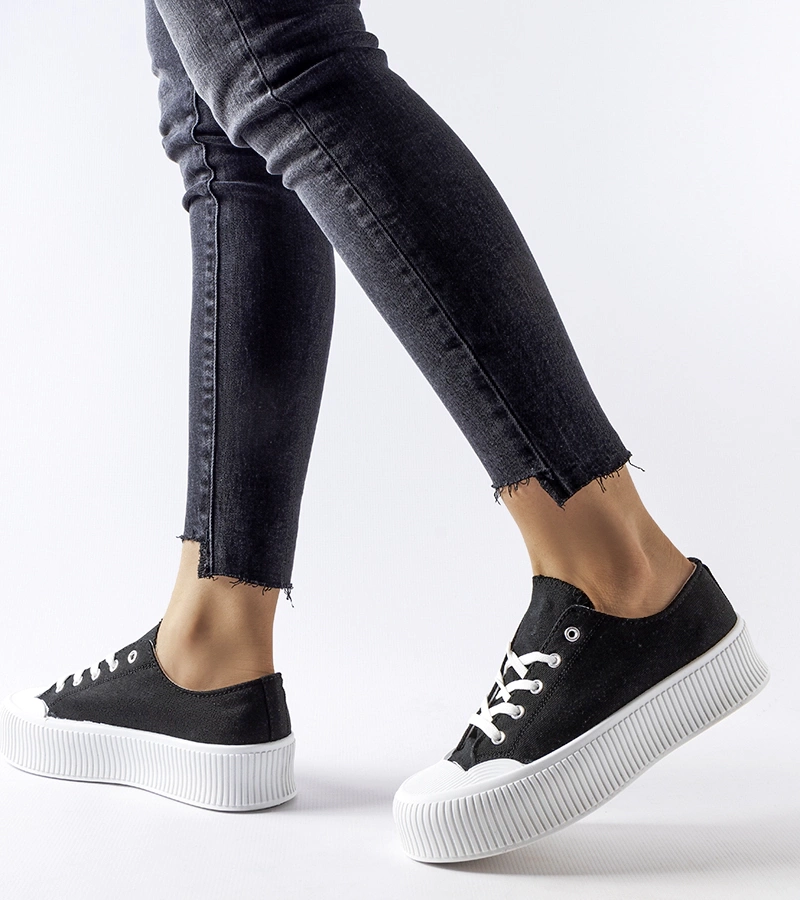 Tenisii negri pe platforma alba Fortunata