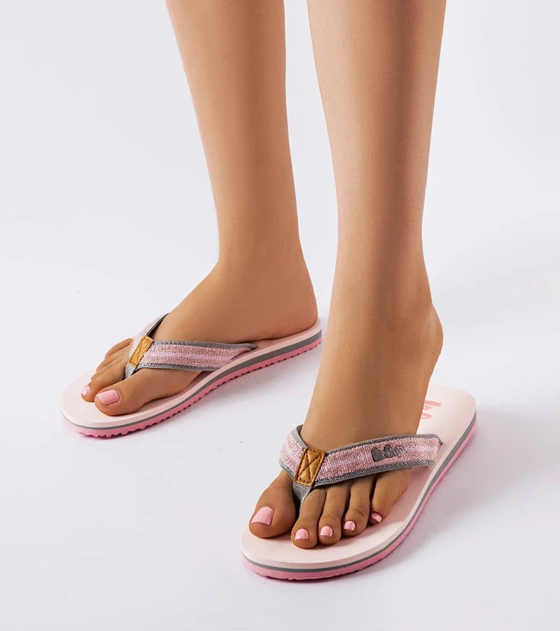 Șlapi roz ușori Lee Cooper