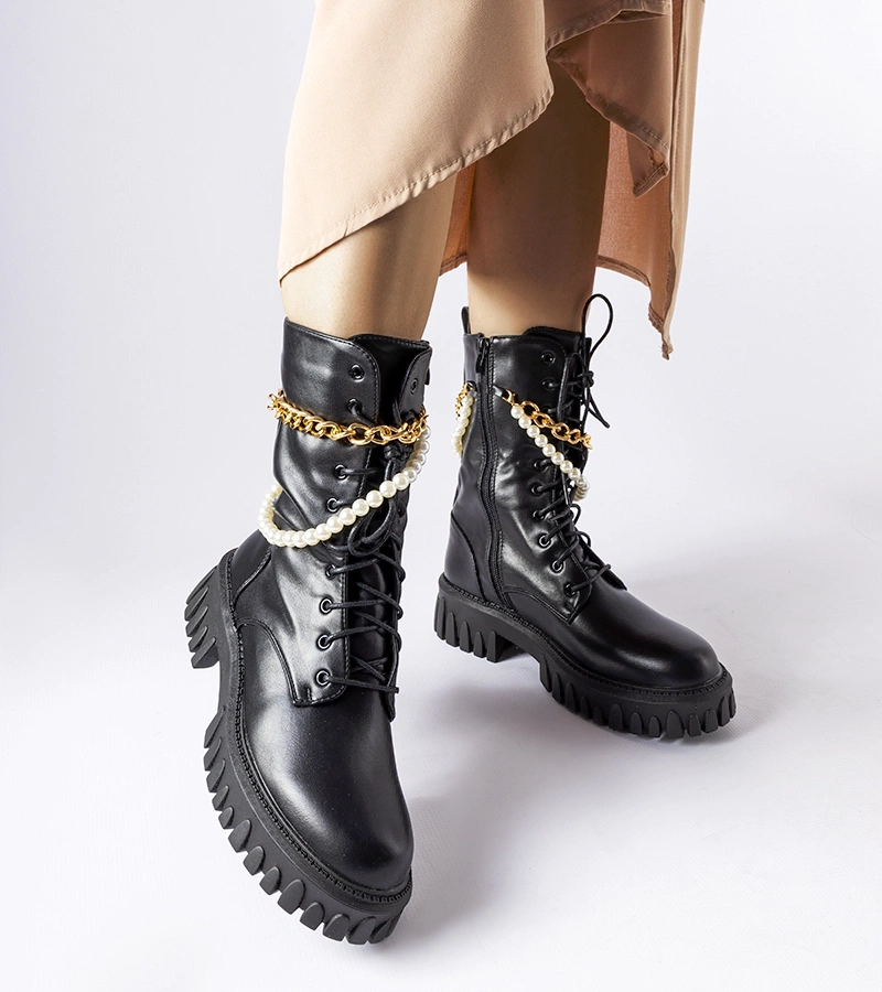 Trappers negru cu perle și lanț Mira