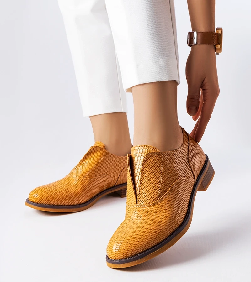 Pantofi de jumătate de încălțăminte Mendes din piele ecologică maro, cu ștrasuri în relief