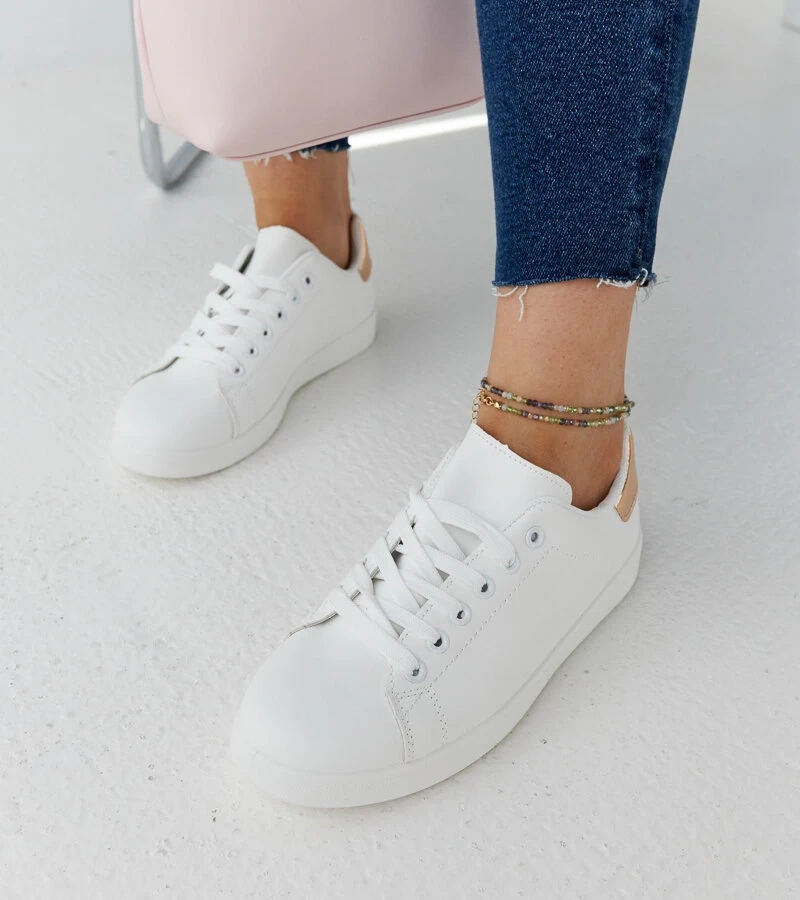 Teniși albi pe platformă Birikti