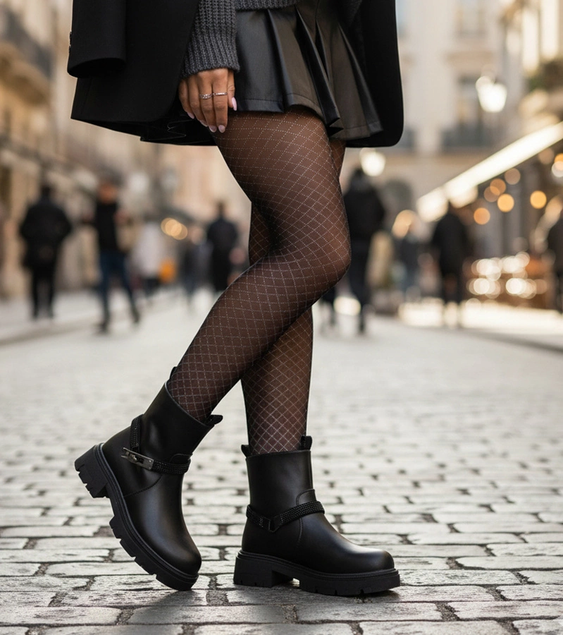 Ghete negre pe platformă decorate cu zirconii Nathe