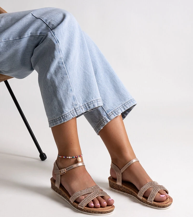 Sandale roz pe platforma joasa Saila