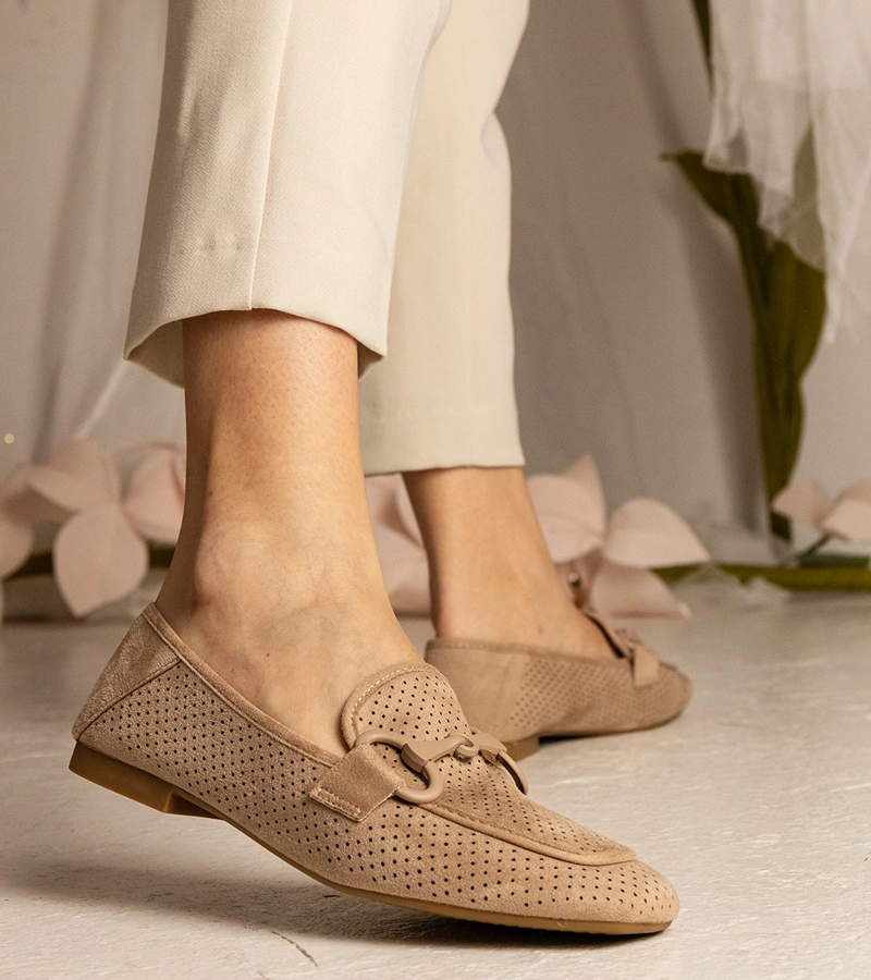 Mocasini de damă maro perforați cu ornament Mensory