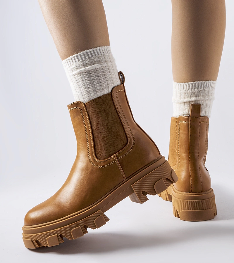 Botinele călduroase și masive Giulio de culoare maro