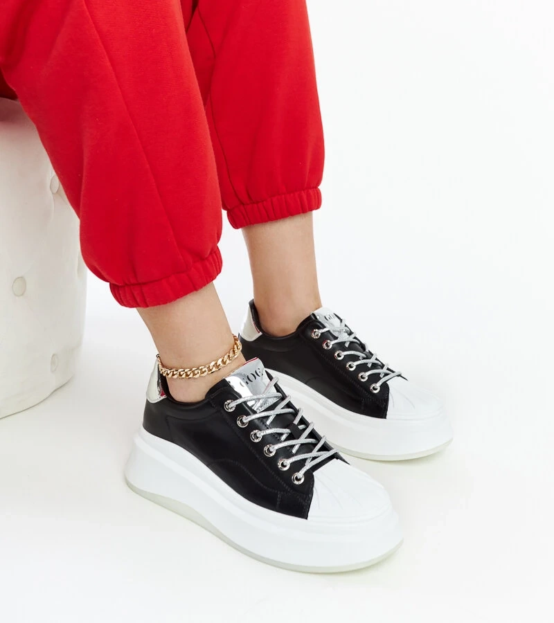 Adidași negri pe platformă GOE NN2N4034