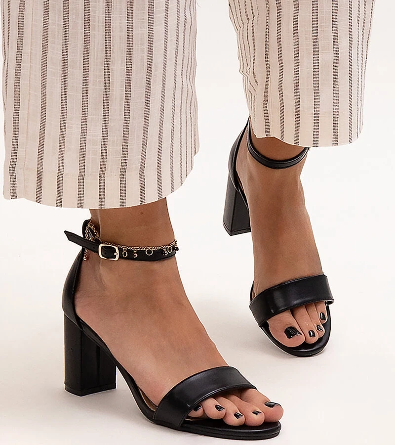 Sandale negre cu toc Atifa