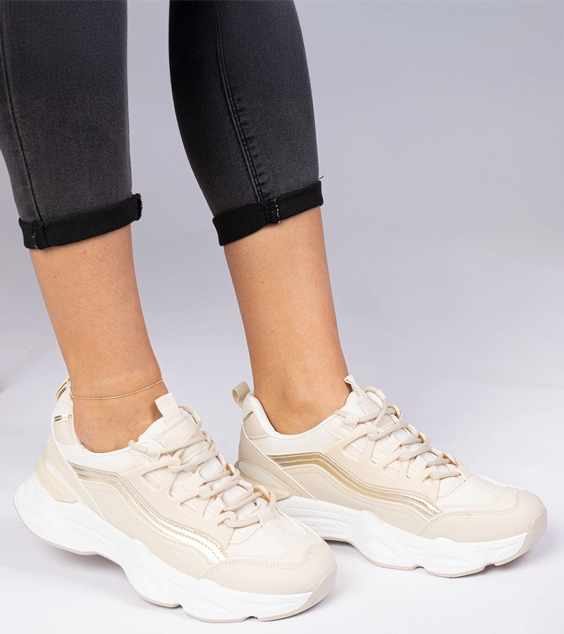 Adidași bej pentru femei cu detaliu auriu Kella