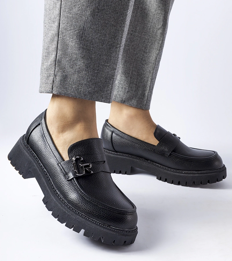 Mocasini clasici negri cu cataramă Francesca