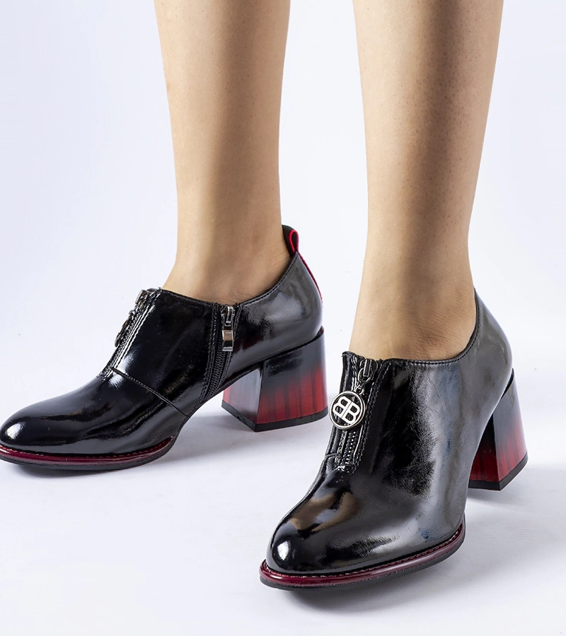 Cizme negre lacuite cu toc Allyriane