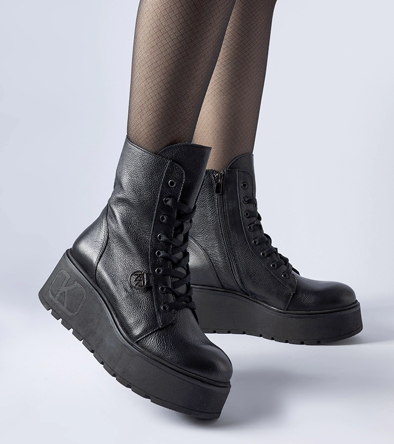 Botine negre din piele cu platformă Karino