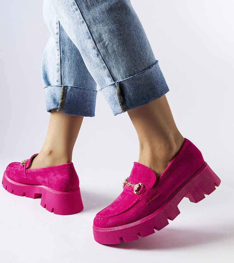 Mocasini roz cu cataramă și zirconii de Gaiola