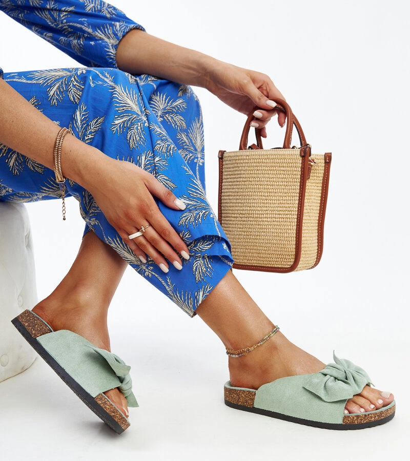 Șlapi de culoare verde deschis pe talpă de plută Aamu