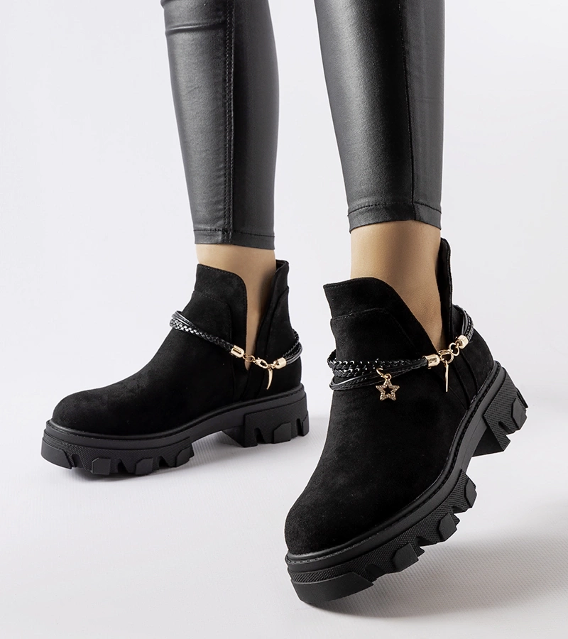 Botine negre decupate cu brățară Accettura