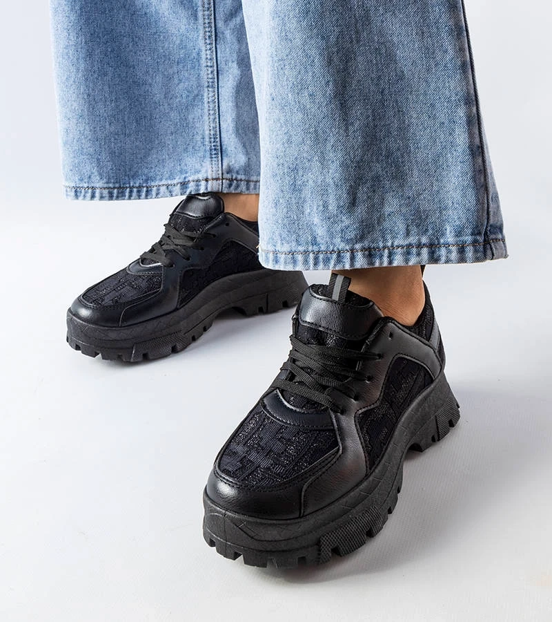 Adidași Brunswick negri și solizi