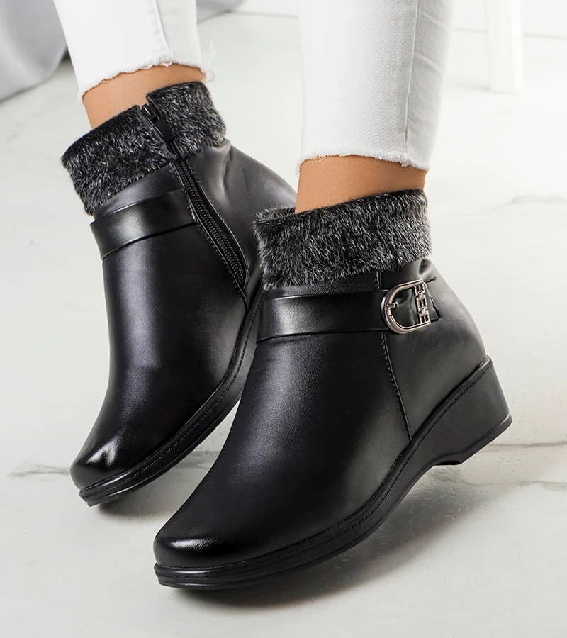 Cizme izolate negre cu tocuri Bryson