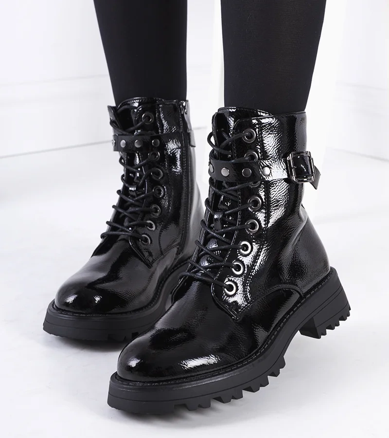 Capcane Narnclaedra lăcuite în negru