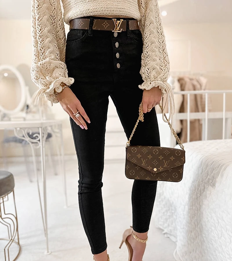 Pantaloni slim cu talie înaltă de culoare neagră de la Pelat