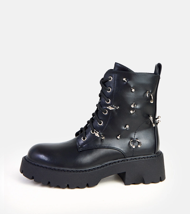 Botine negre pe platformă cu ornamente metalice Ebony