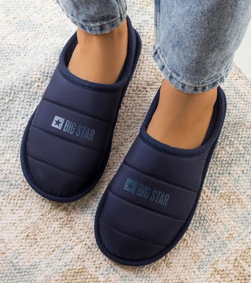 Papuci de casă pentru femei, albastru marin, izolat KK274602