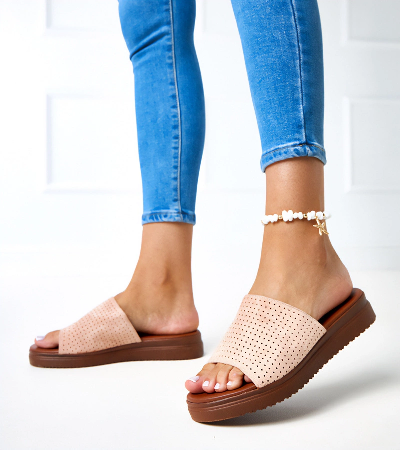 Șlapi roz cu partea superioară traforată Idabel