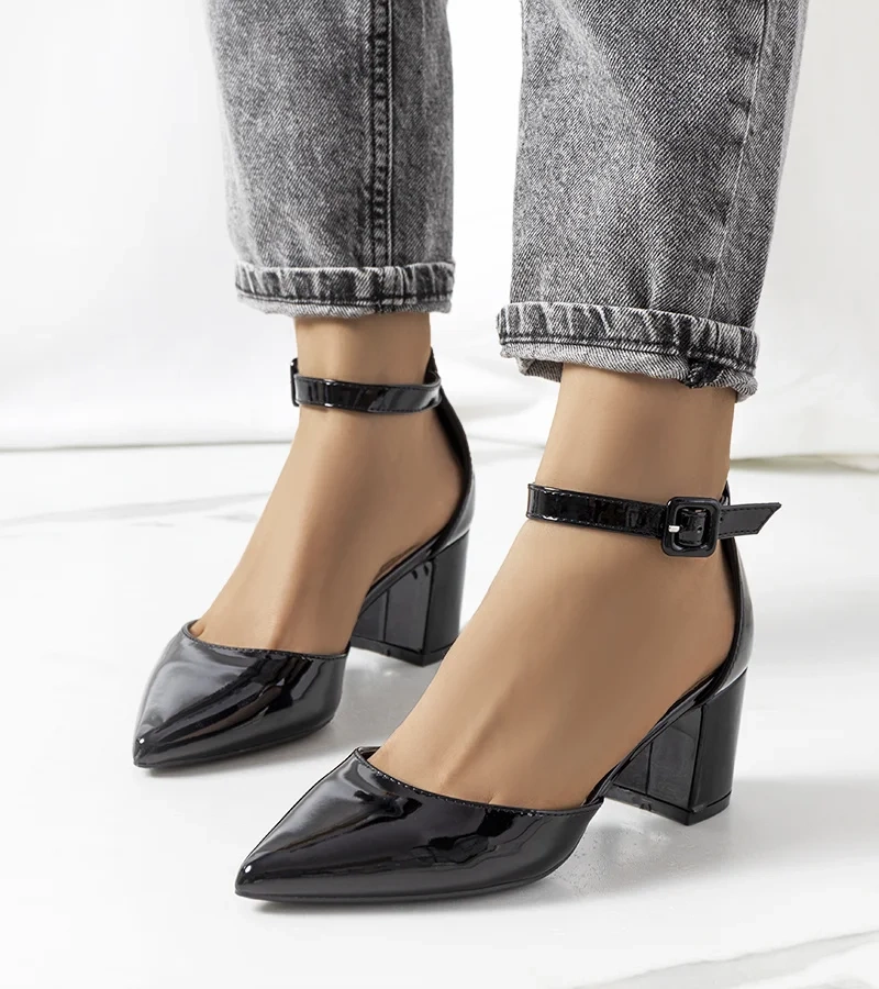 Pantofi Mubin lăcuiți negri