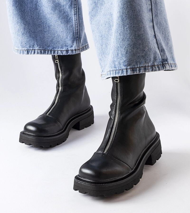 Cizme negre solide cu fermoar de la Scura