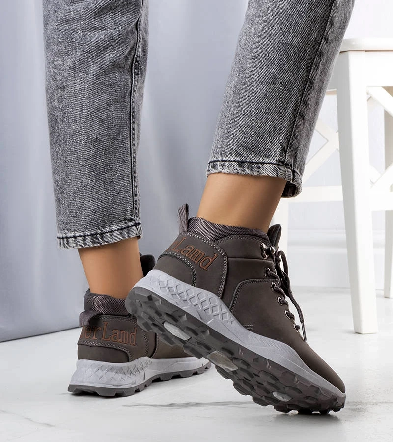 Trapperi pentru femei Gri izolate Adleri