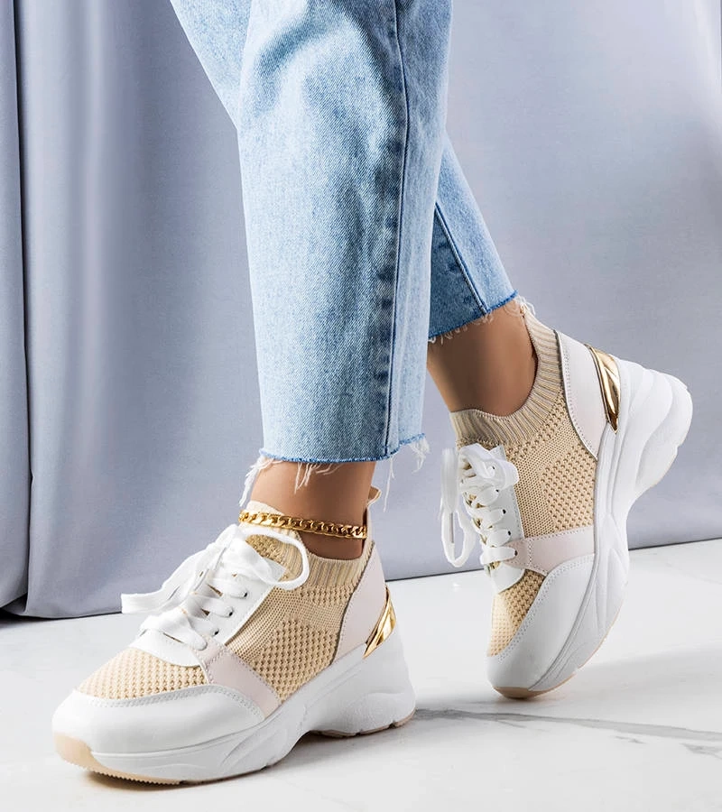 Adidași bej pe platforme Ann