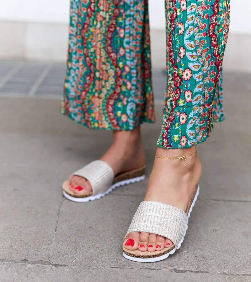 Șlapi cu sclipici auriu Issiglio