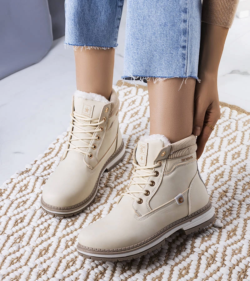 Saylor bej izolate cizme de vânătoare de capcane