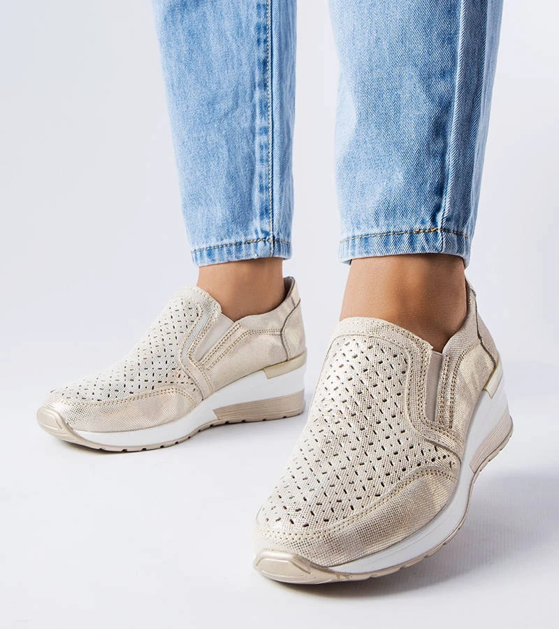 Adidași aurii traforați cu tocuri Vernon