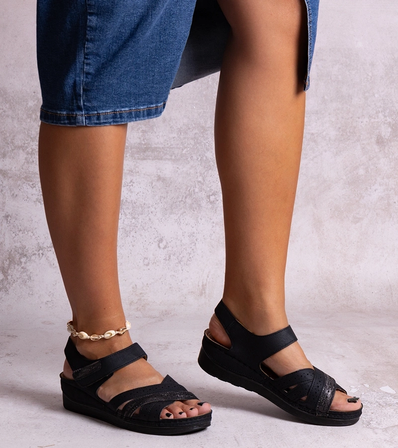 Sandale negre cu platforma joasă Areja