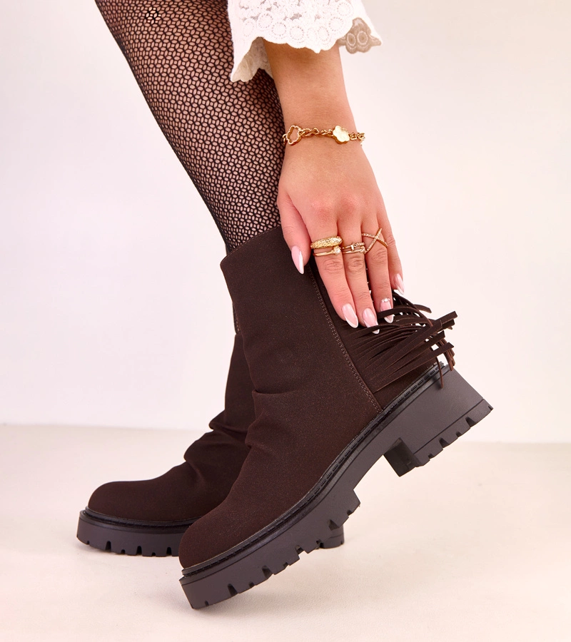 Botine de ciocolată cu franjuri pe talpă groasă Silia